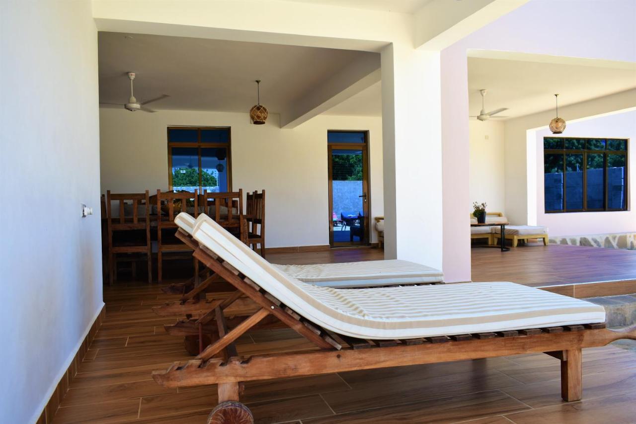 Private Backdoor Villa With Big Swimming Pool And Services Of Chef Included ディアニ・ビーチ エクステリア 写真
