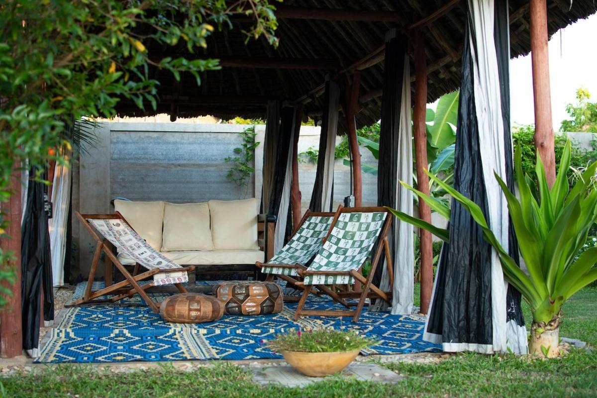 Private Backdoor Villa With Big Swimming Pool And Services Of Chef Included ディアニ・ビーチ エクステリア 写真