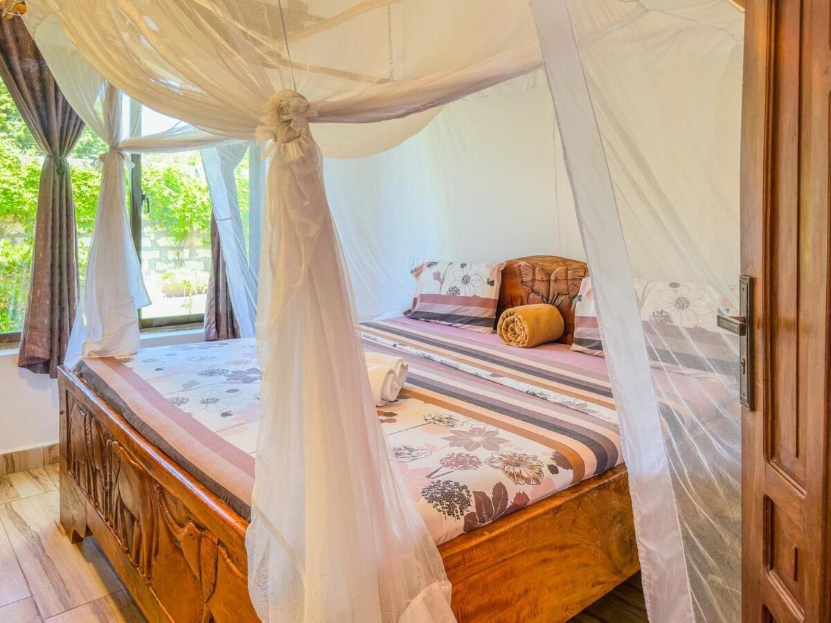 Private Backdoor Villa With Big Swimming Pool And Services Of Chef Included ディアニ・ビーチ エクステリア 写真