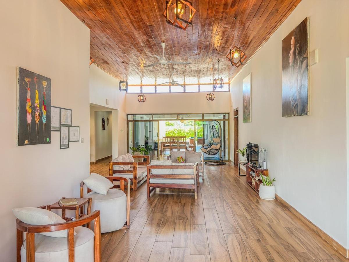 Private Backdoor Villa With Big Swimming Pool And Services Of Chef Included ディアニ・ビーチ エクステリア 写真